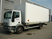 IVECO EuroCargo Plató-ponyvás bérelhető teherautó (150E18)